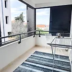 New 2 Bed, 1 Bath In Апартаменты *
