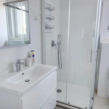 Villa Branimir 2 Bed, 1 Bath In Zadar * זאדאר